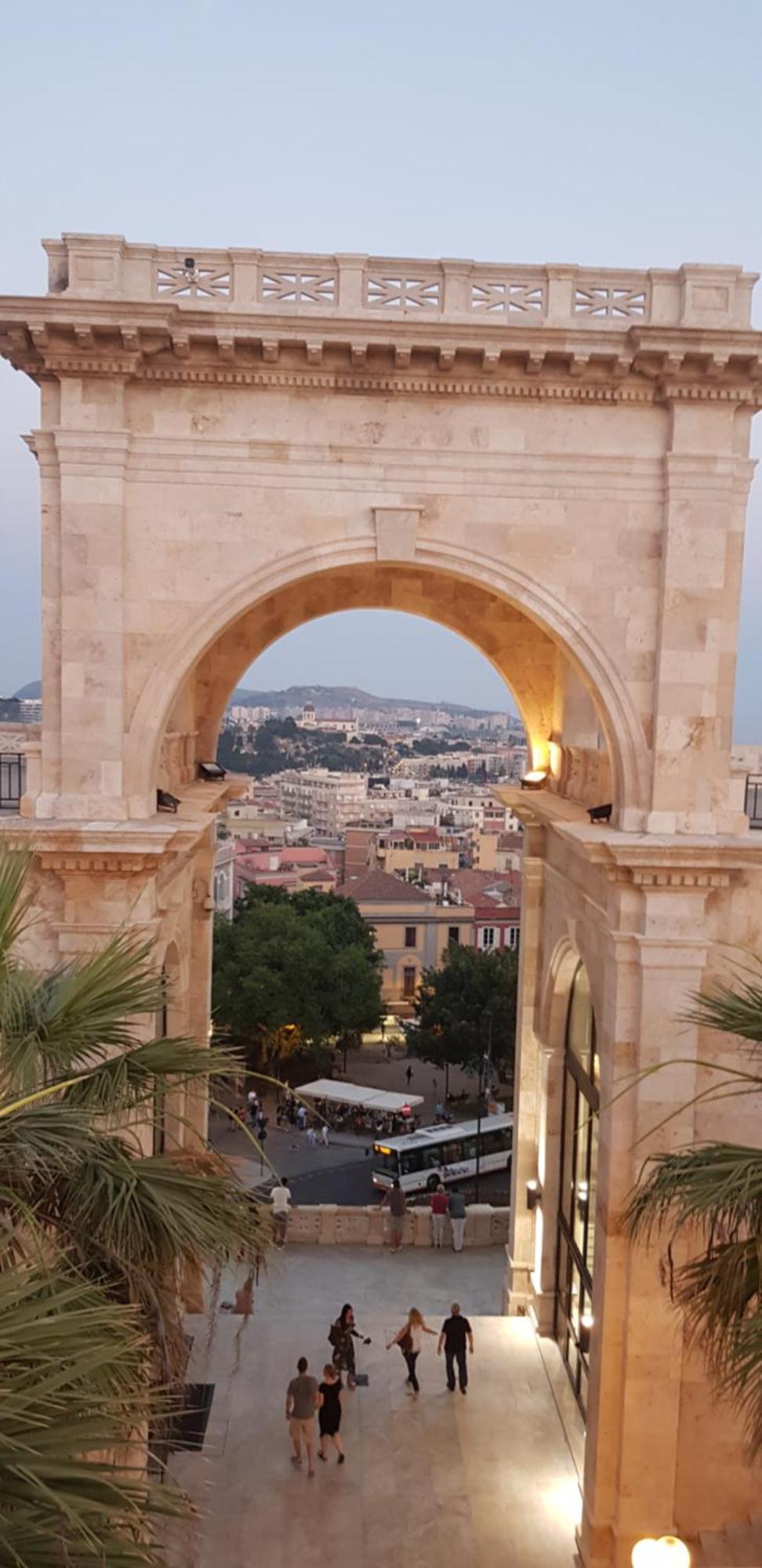 Eva Luxury Suite Cagliari Exteriör bild